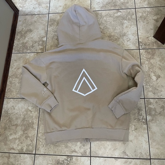 ❄️TAKE 50% OFF LIST PRICE❄️ 🌟HOST PICK🌟 Arro Athletics hoodie - Picture 3 of 12